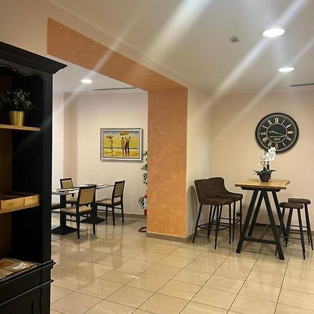 Hotel Cavour Rieti Esterno foto