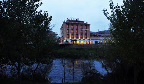 Hotel Cavour Rieti Esterno foto