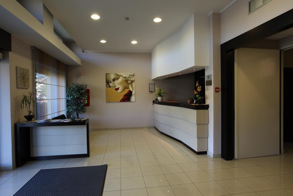 Hotel Cavour Rieti Esterno foto