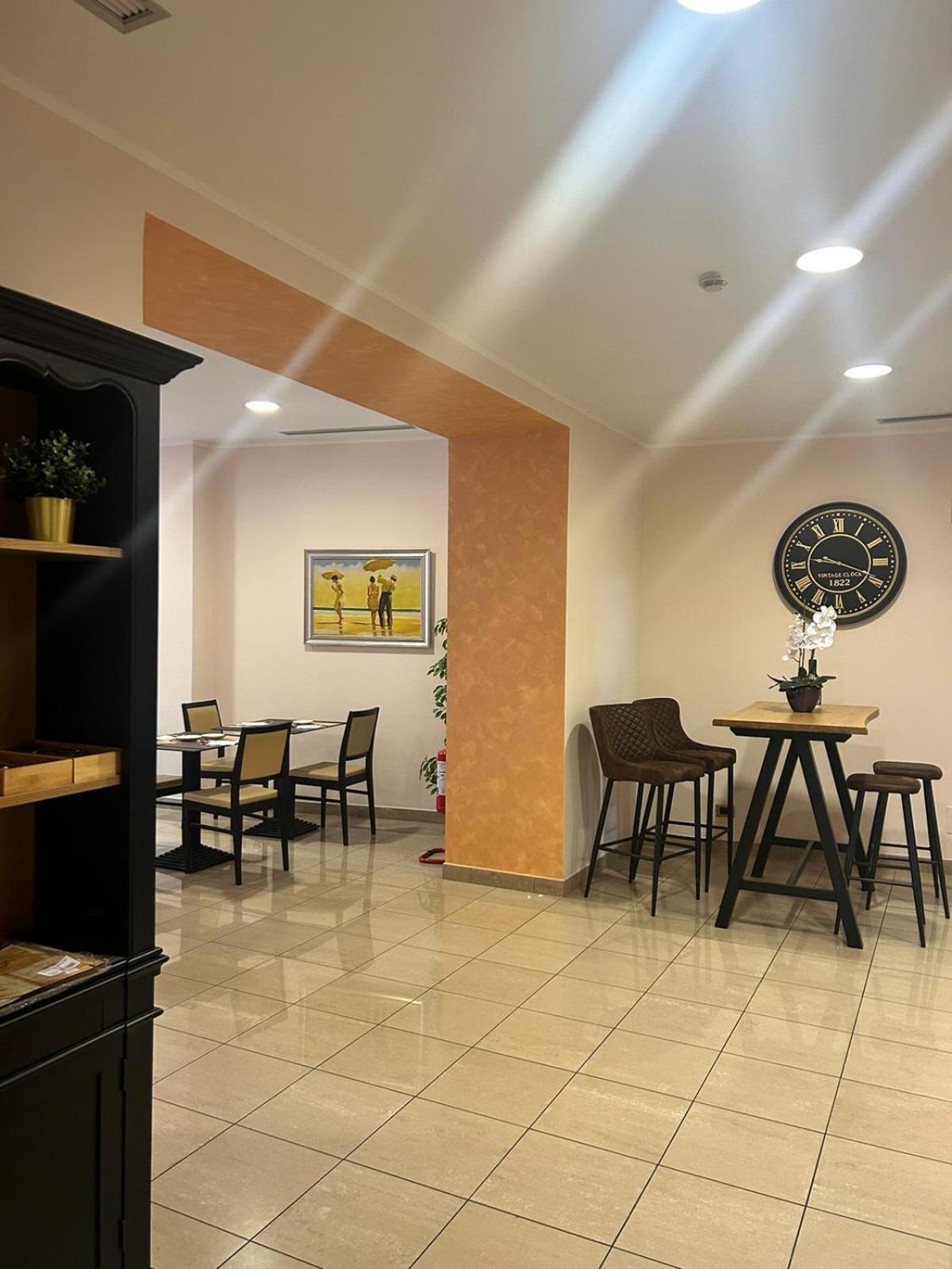 Hotel Cavour Rieti Esterno foto