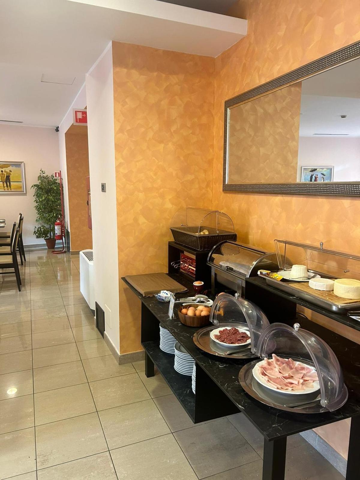 Hotel Cavour Rieti Esterno foto
