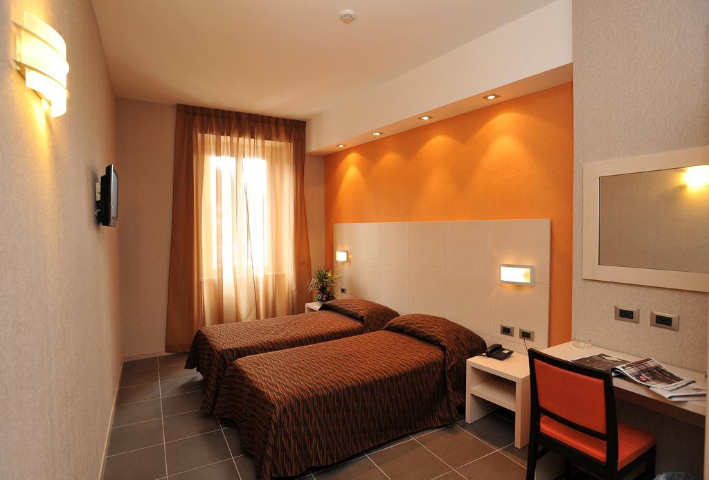 Hotel Cavour Rieti Esterno foto