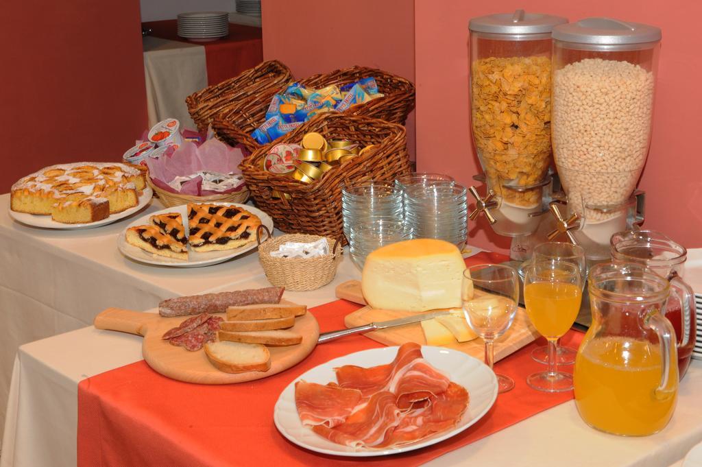 Hotel Cavour Rieti Esterno foto