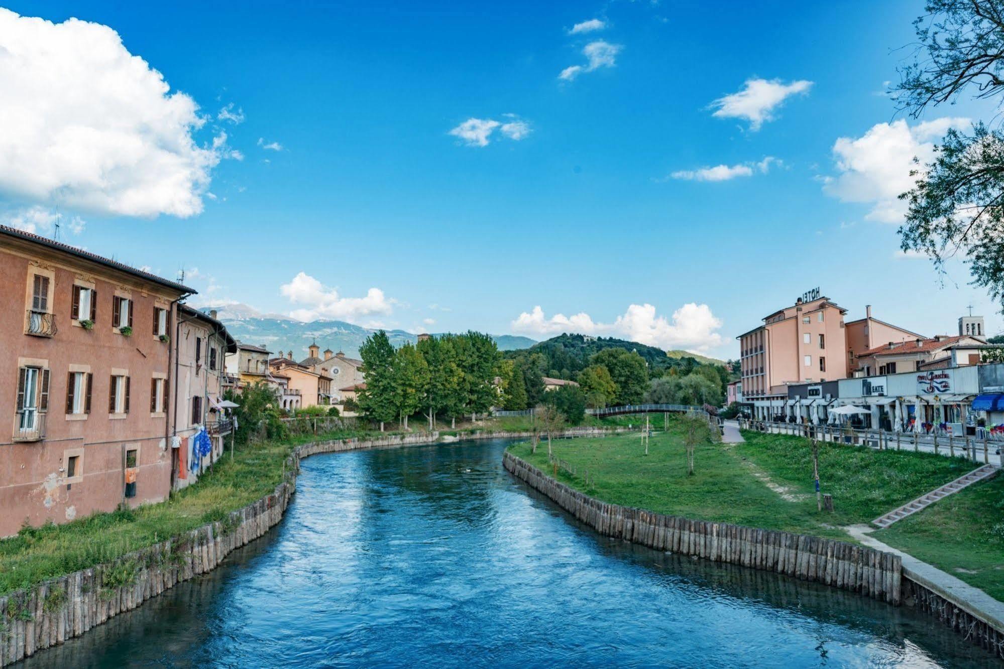 Hotel Cavour Rieti Esterno foto