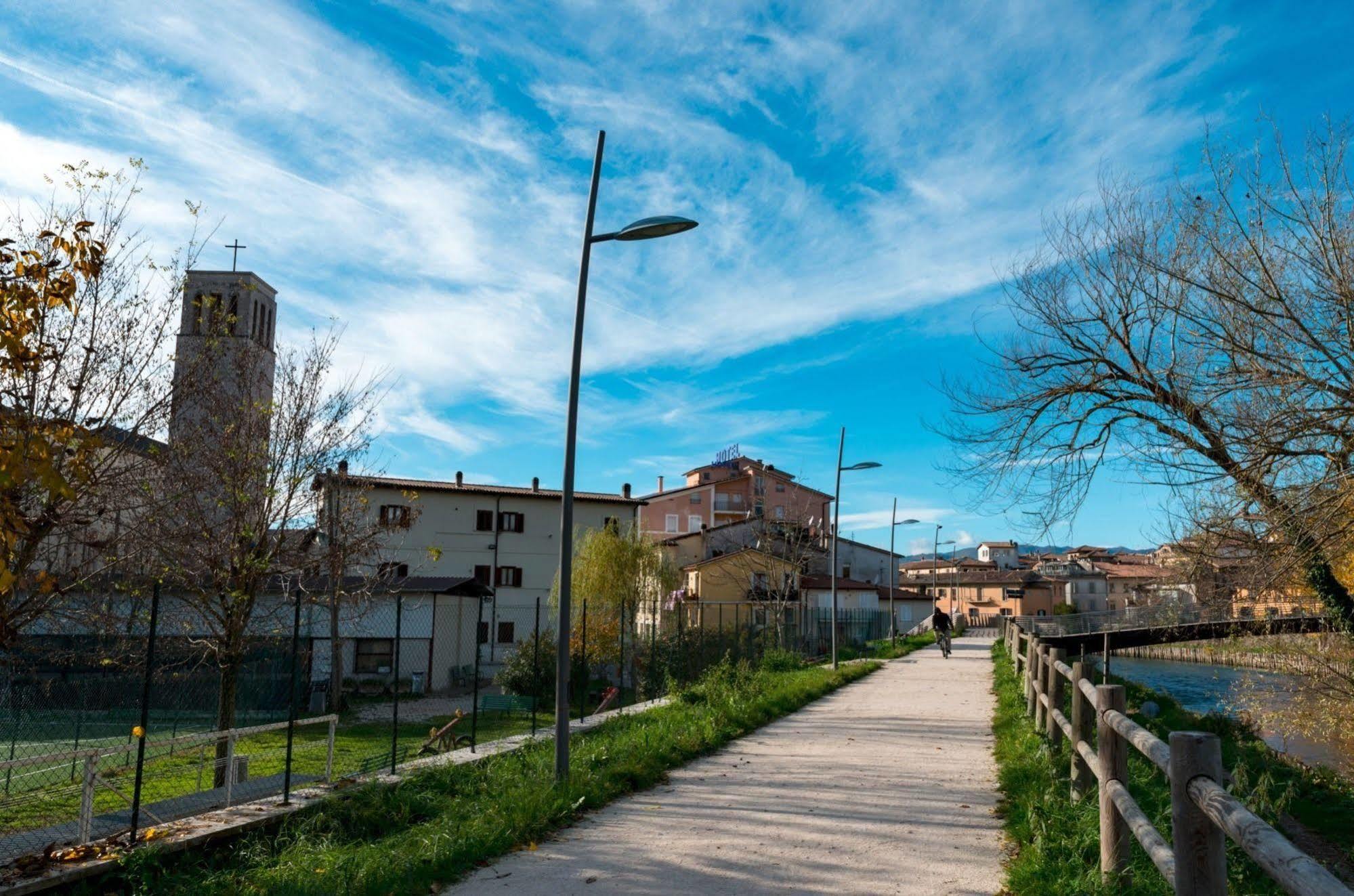 Hotel Cavour Rieti Esterno foto