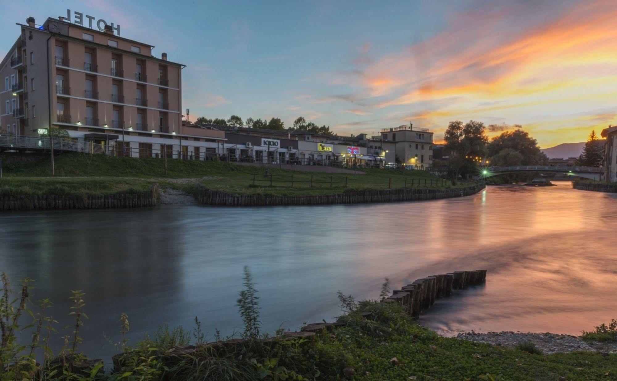 Hotel Cavour Rieti Esterno foto